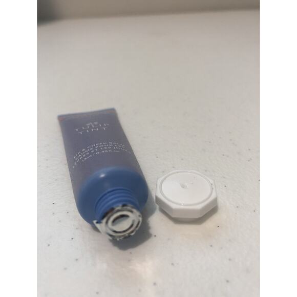 Bloomeffects NIB Sealed Tulip Tint Lip & Cheek Balm Crispa Coral 13mls/.45fl.oz. - Picture 5 of 5